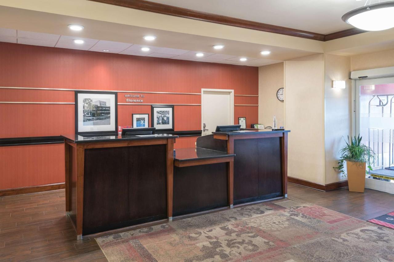 Hampton Inn & Suites Florence-North-I-95 Exteriör bild